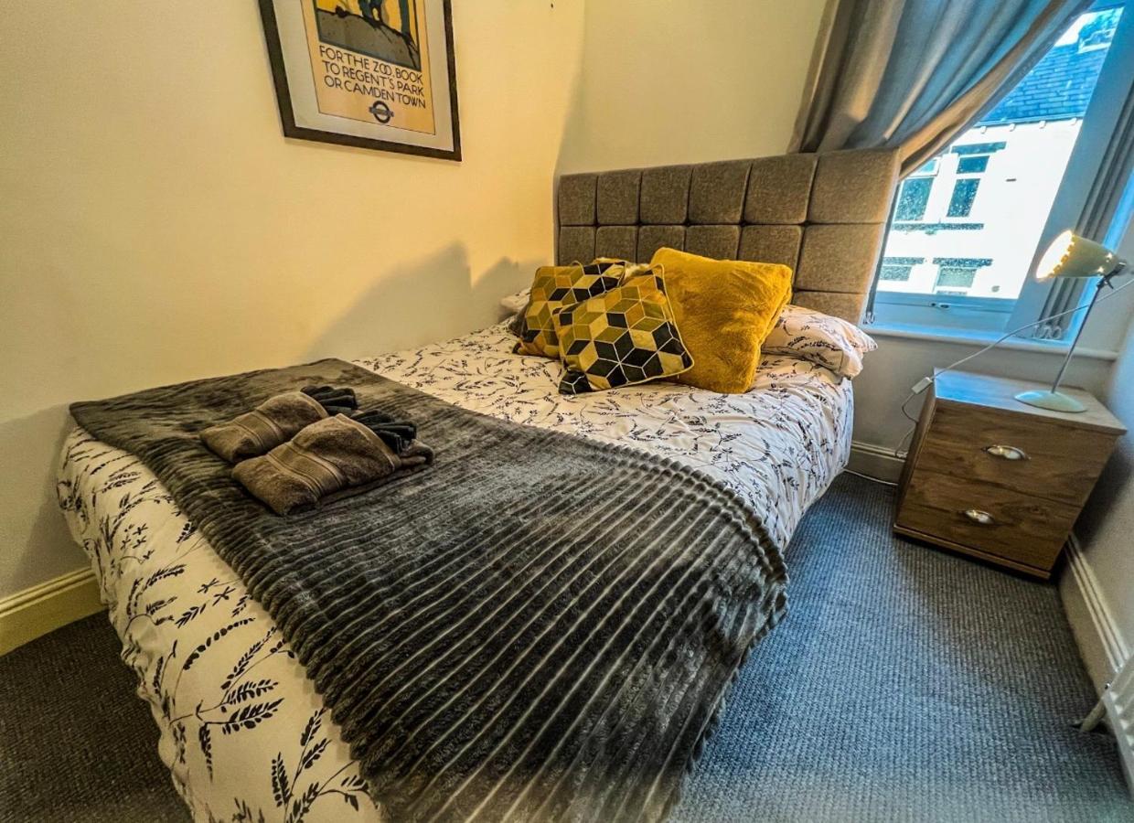 הוילה הליפקס Long Term Offers Message For Prices Sleeps 6 Adults, Contractors, Relocators, Travellers מראה חיצוני תמונה